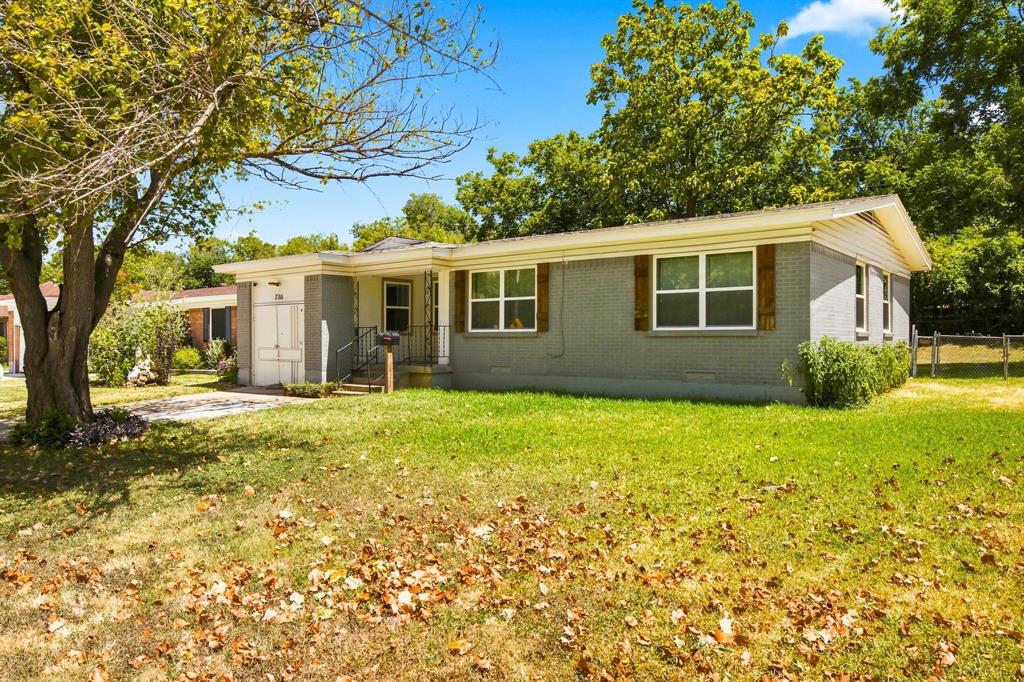 726 N Carrier Parkway Property Photo 1