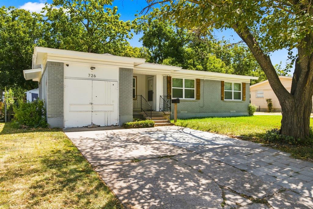 726 N Carrier Parkway Property Photo 5