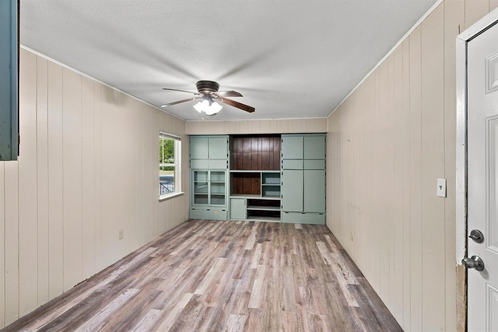726 N Carrier Parkway Property Photo 16