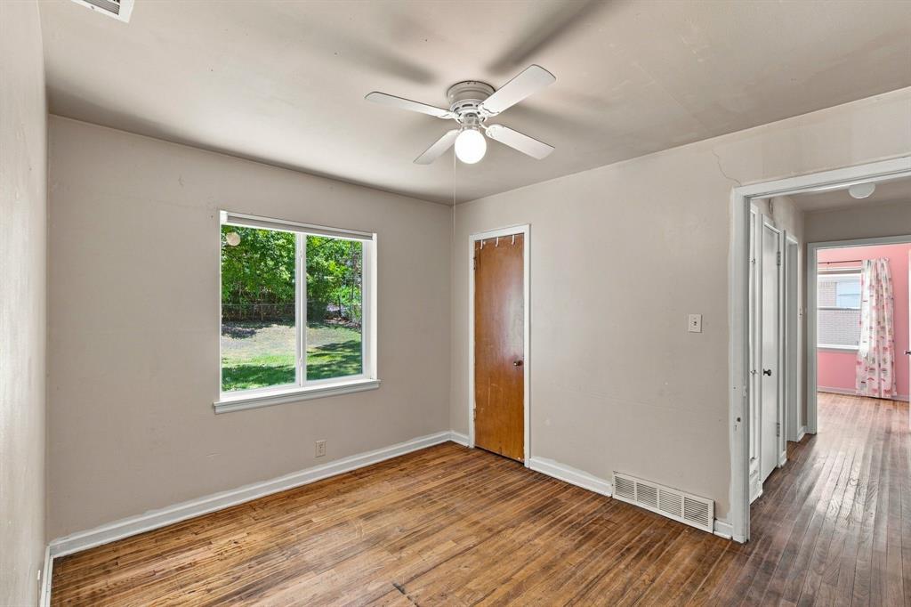 726 N Carrier Parkway Property Photo 17