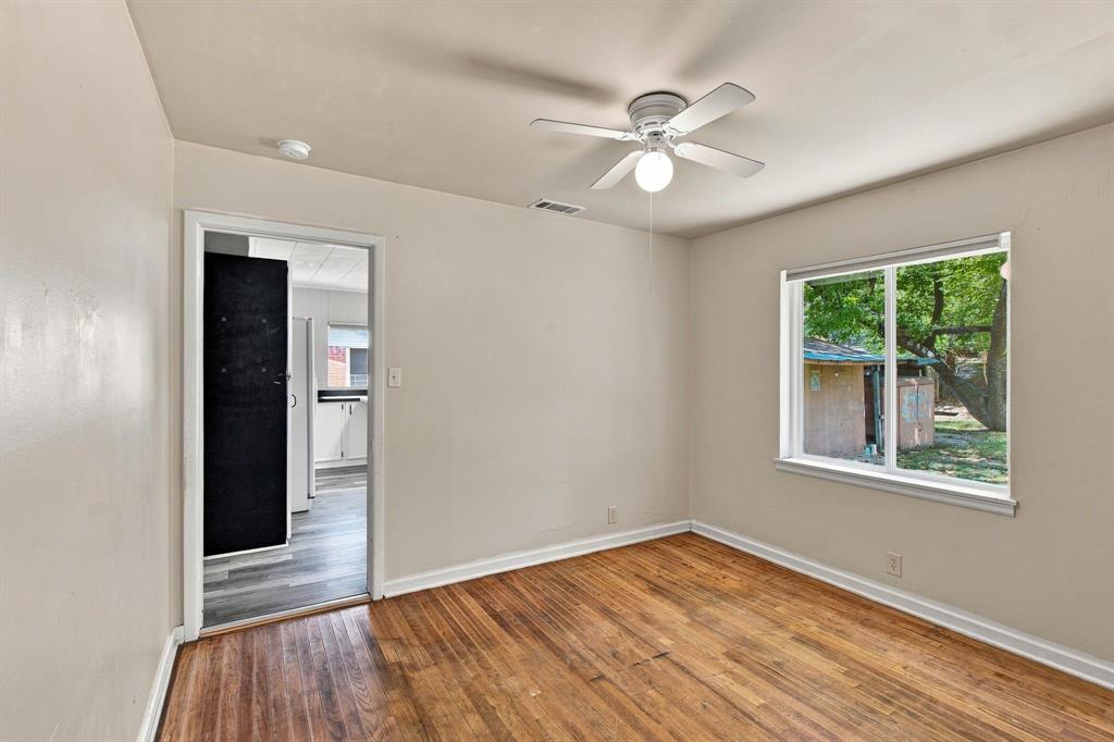 726 N Carrier Parkway Property Photo 18