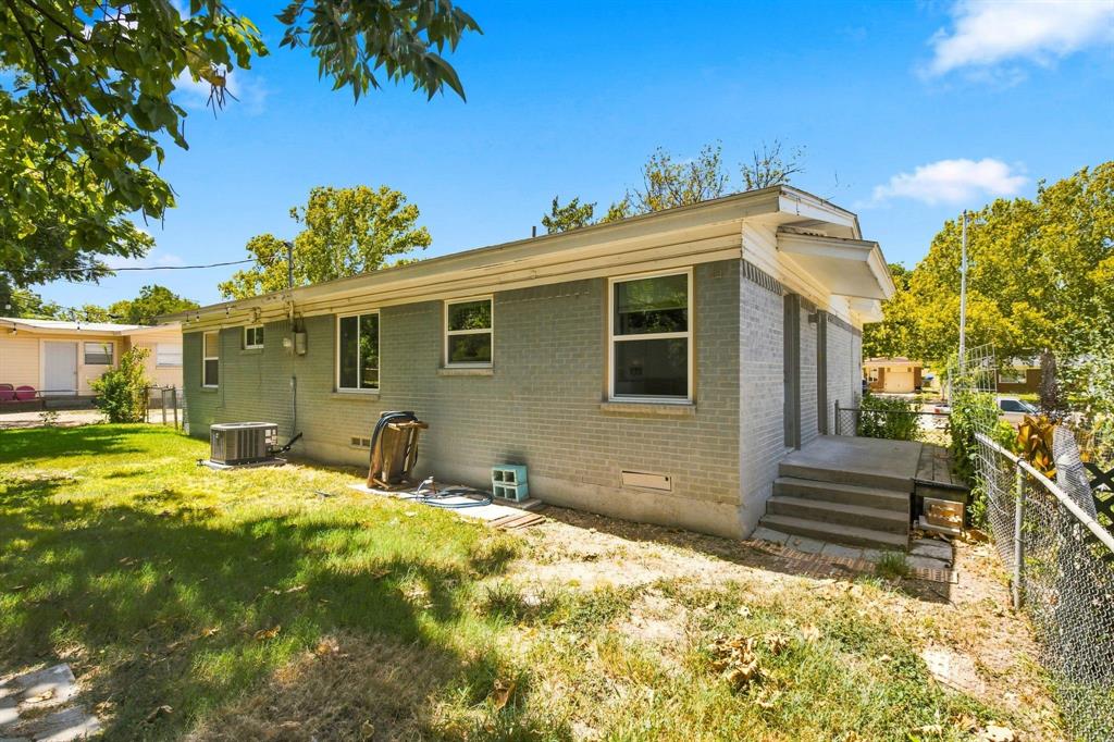 726 N Carrier Parkway Property Photo 25