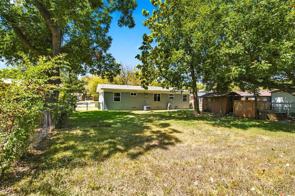 726 N Carrier Parkway Property Photo 27