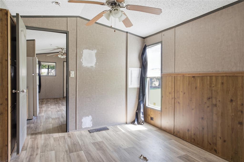 740 E Marshall Avenue Property Photo 8