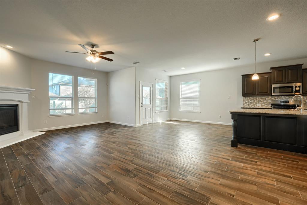 936 Meadows Drive Property Photo 4