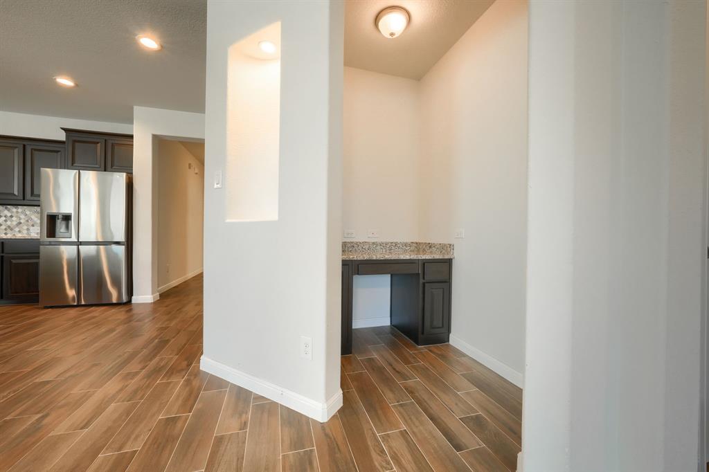 936 Meadows Drive Property Photo 6
