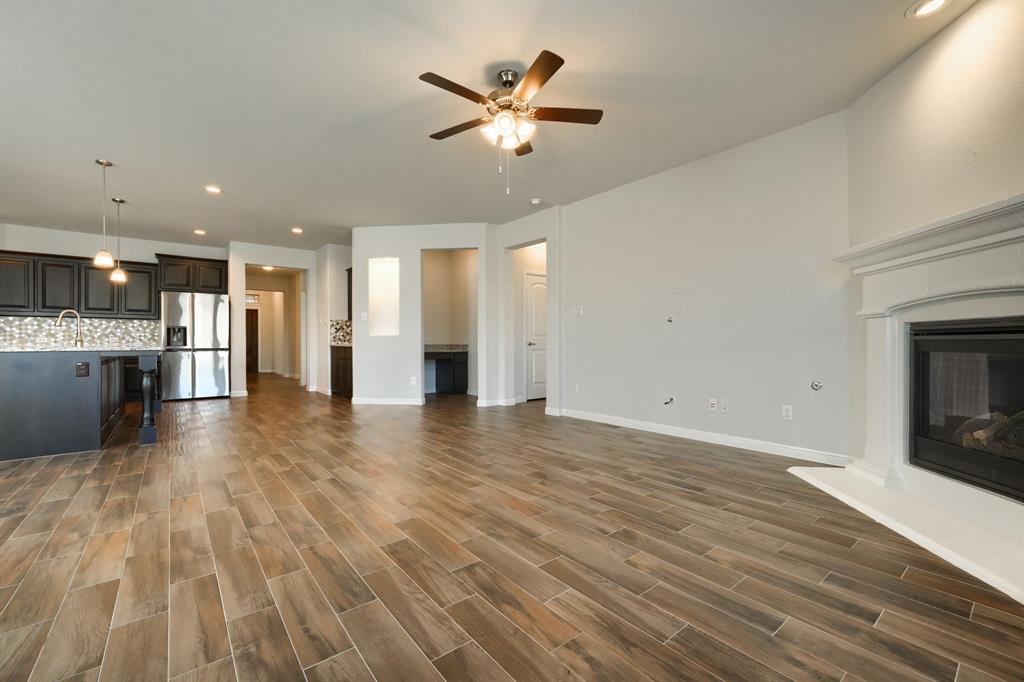 936 Meadows Drive Property Photo 7