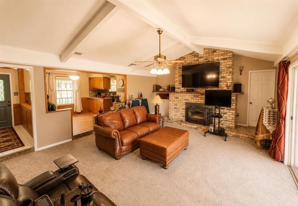 316 County Road 2750 Property Photo 5
