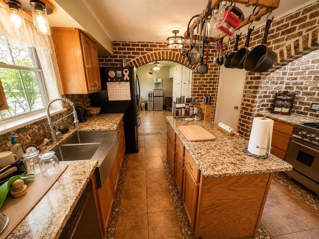 316 County Road 2750 Property Photo 10