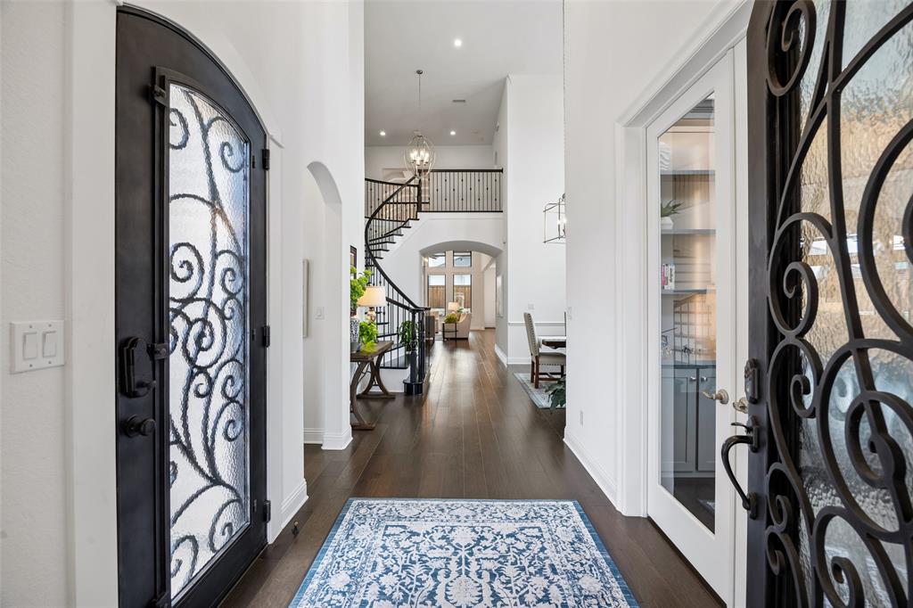 6922 Tailwater Trail Property Photo 2