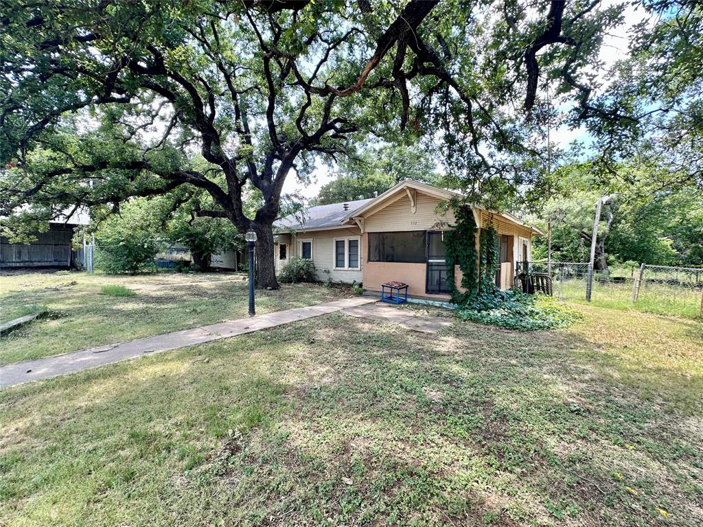 423 Strawn Road Property Photo 1