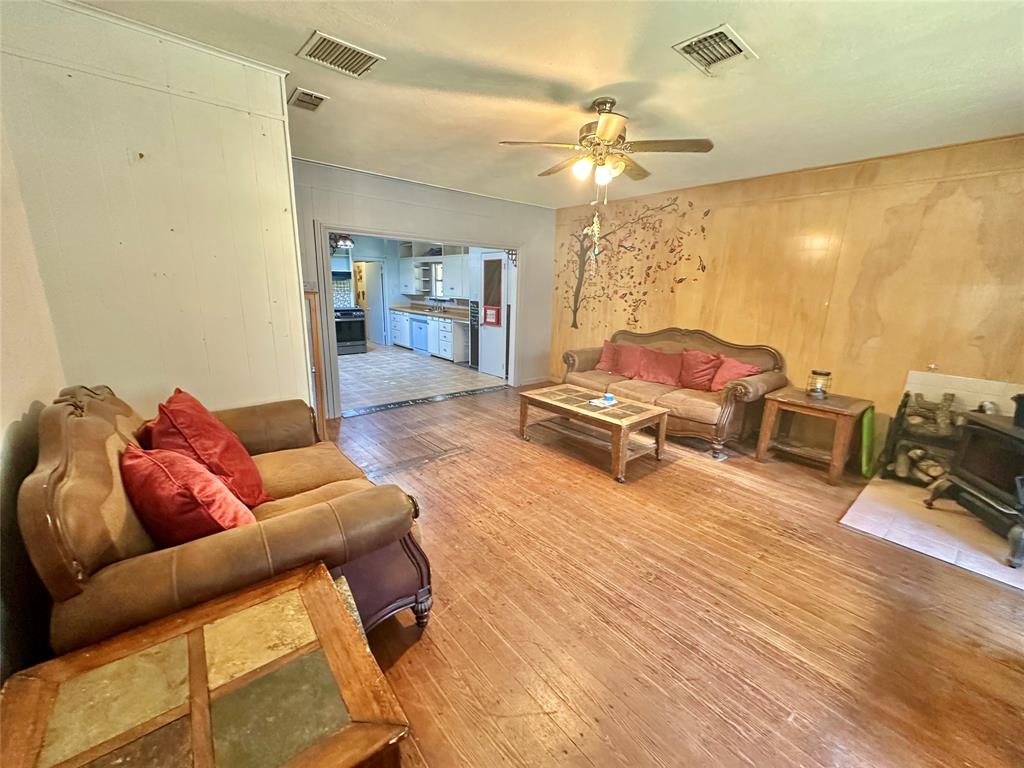 423 Strawn Road Property Photo 5