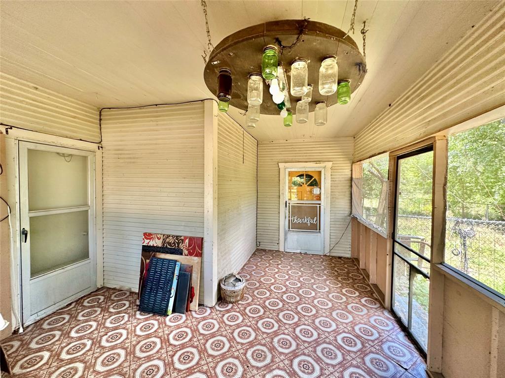 423 Strawn Road Property Photo 6