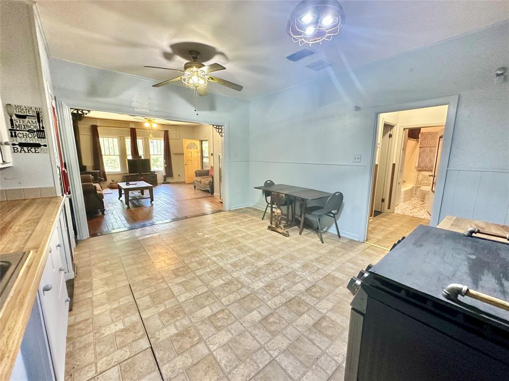 423 Strawn Road Property Photo 11
