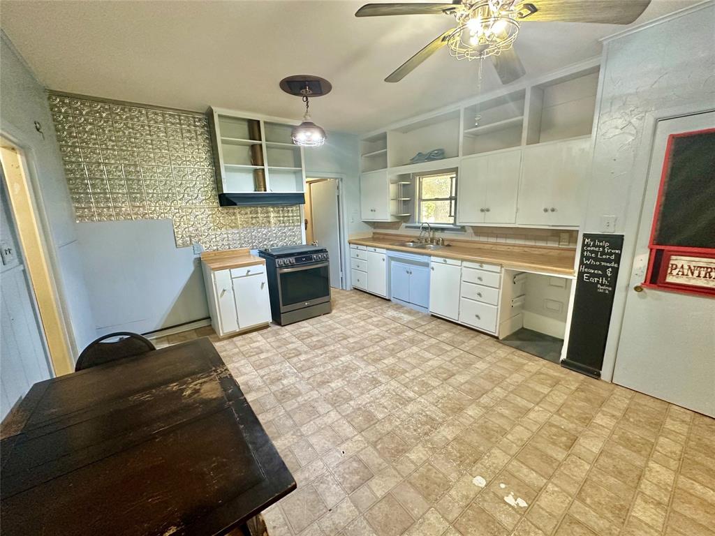 423 Strawn Road Property Photo 12