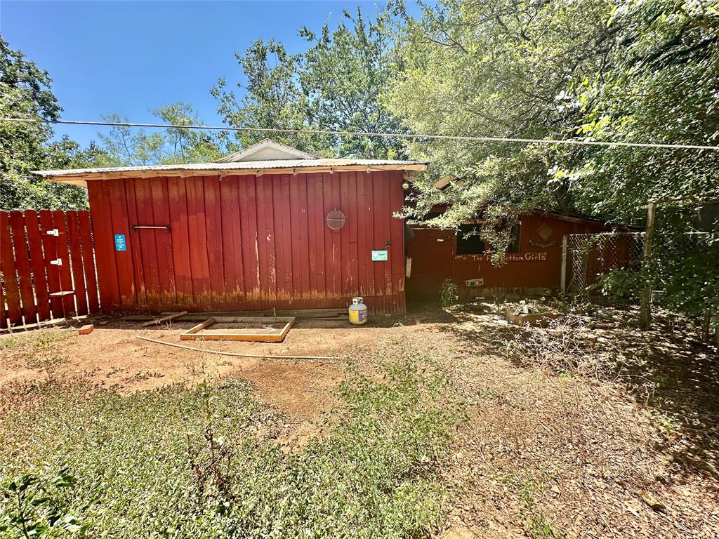 423 Strawn Road Property Photo 17