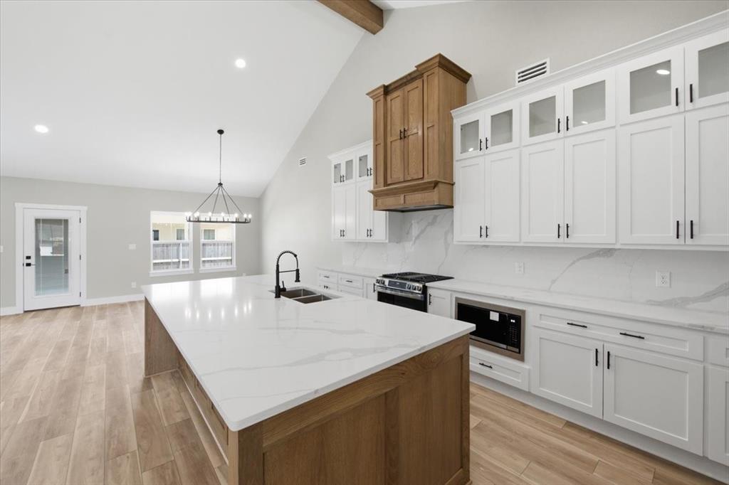 13015 Rainier Drive Property Photo 8