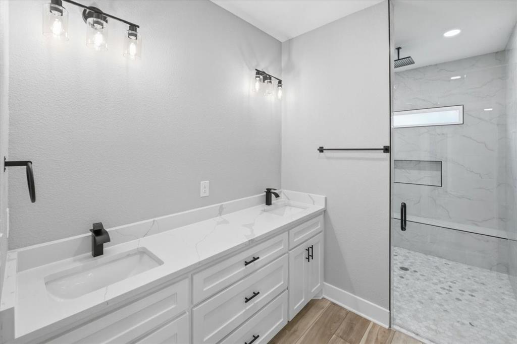 13015 Rainier Drive Property Photo 13