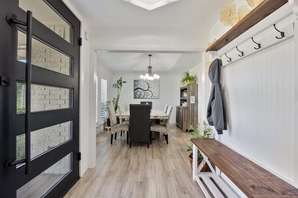 1301 Davis Lane Property Photo 9