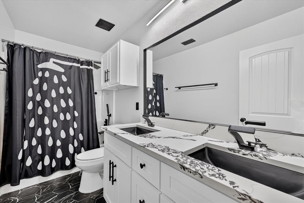 8913 Cranston Court Property Photo 13