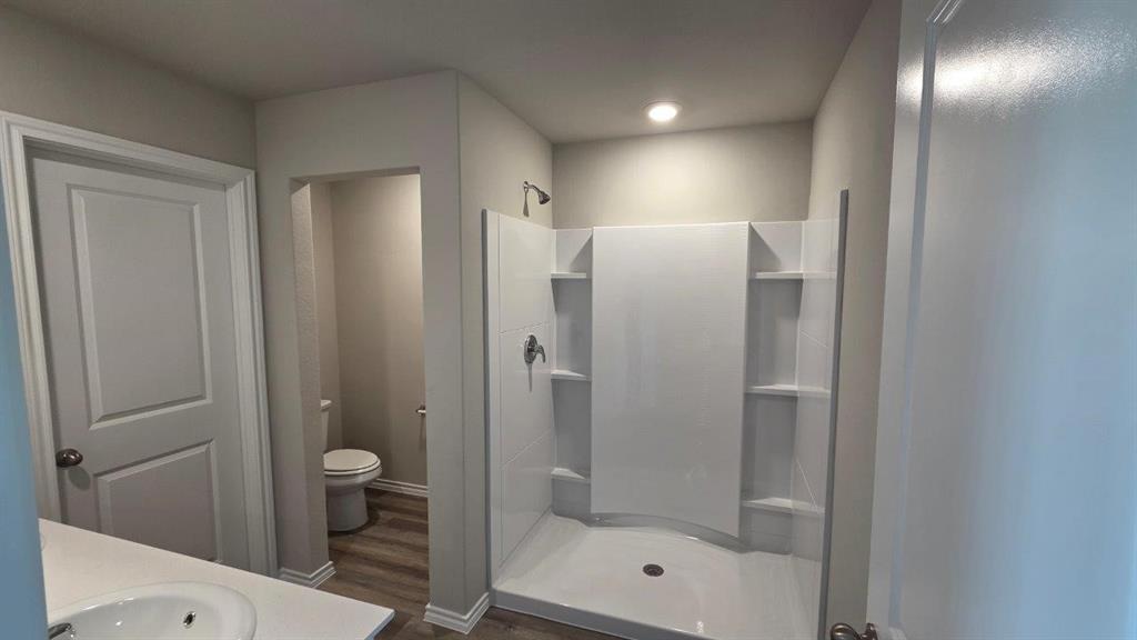 16545 Hudson Prairie Way Property Photo 8