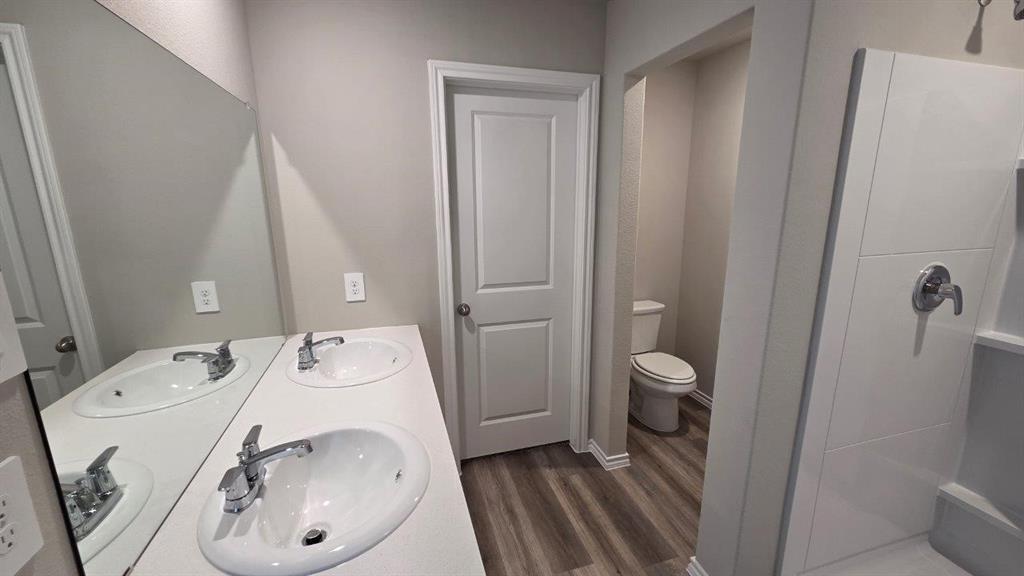 16545 Hudson Prairie Way Property Photo 9