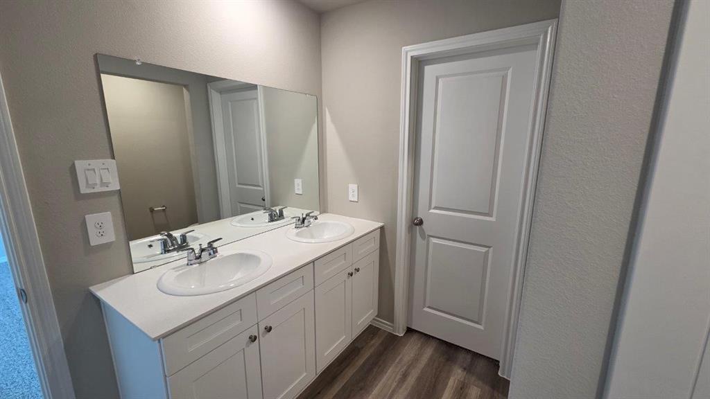 16545 Hudson Prairie Way Property Photo 10
