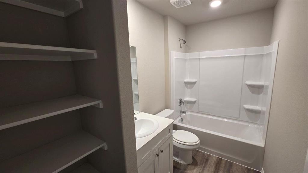 16545 Hudson Prairie Way Property Photo 13
