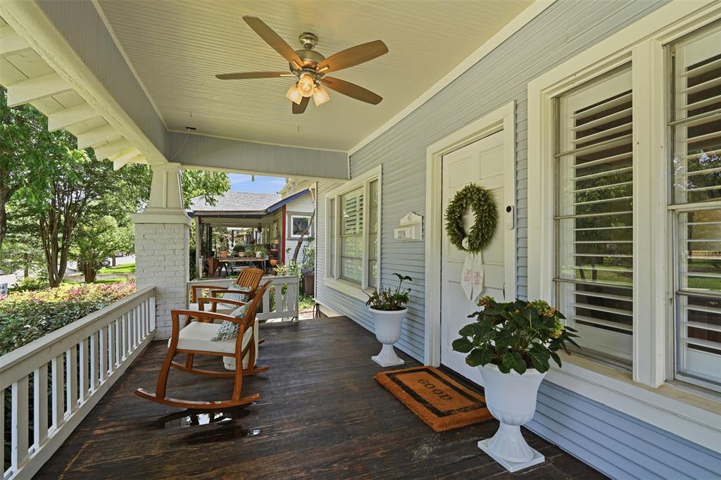 2208 Western Avenue Property Photo 5