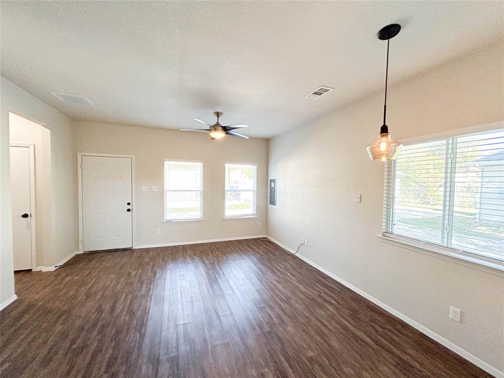 820 Rose Street B Property Photo 6