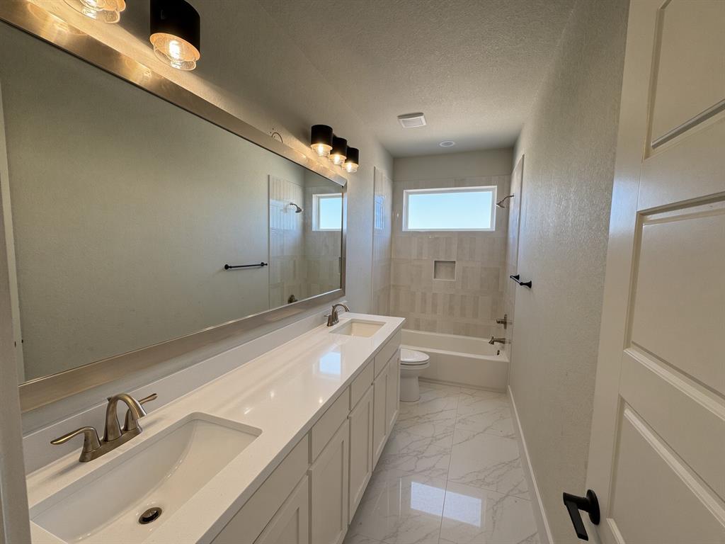 127 Guynell Property Photo 2