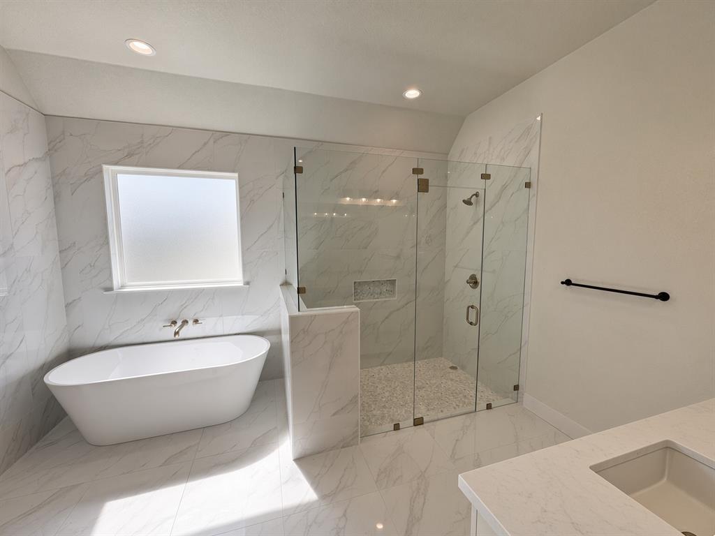 127 Guynell Property Photo 3