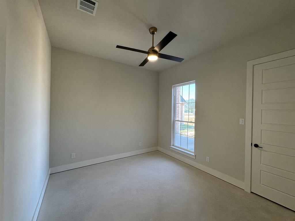 127 Guynell Property Photo 5