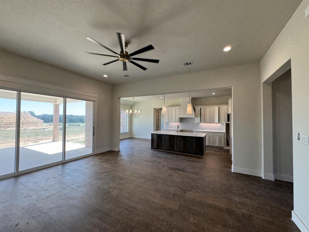127 Guynell Property Photo 10