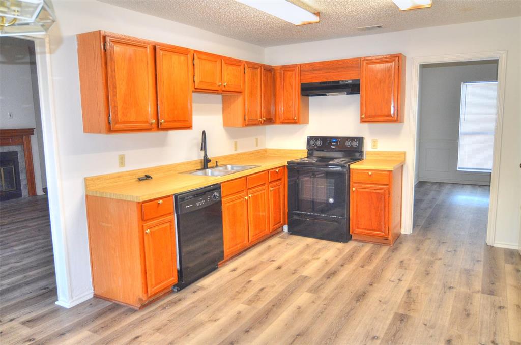 8901 Greentree Drive Property Photo 2
