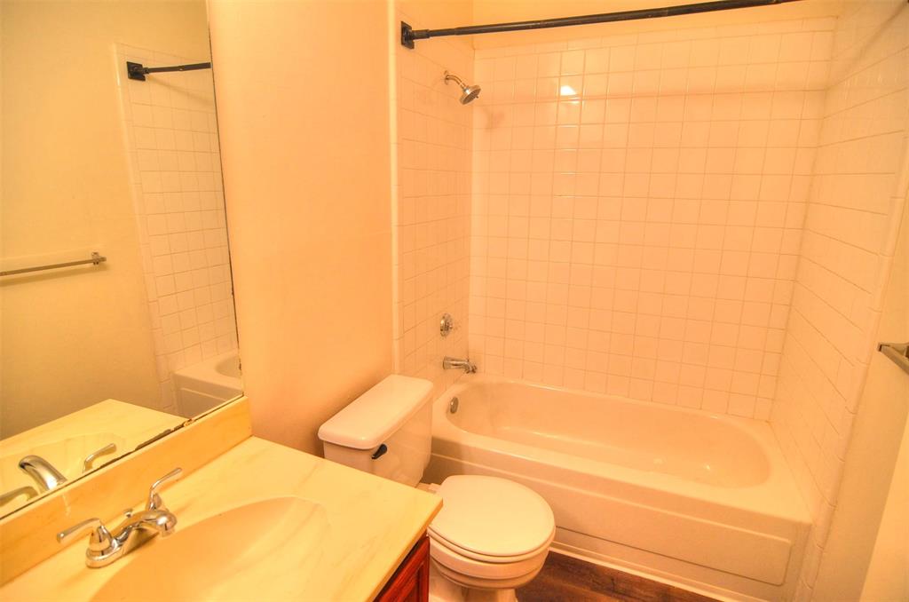 8901 Greentree Drive Property Photo 9