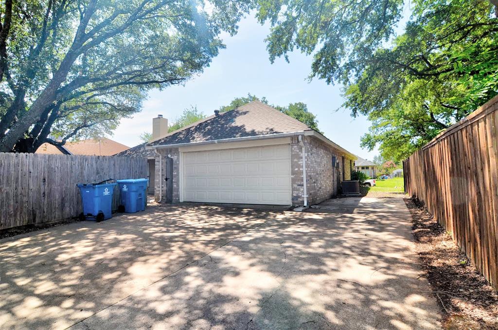 8901 Greentree Drive Property Photo 11
