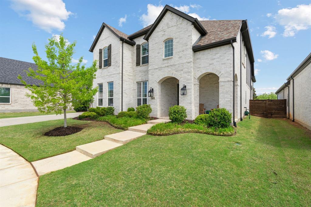 2405 Casia Landing Property Photo 3