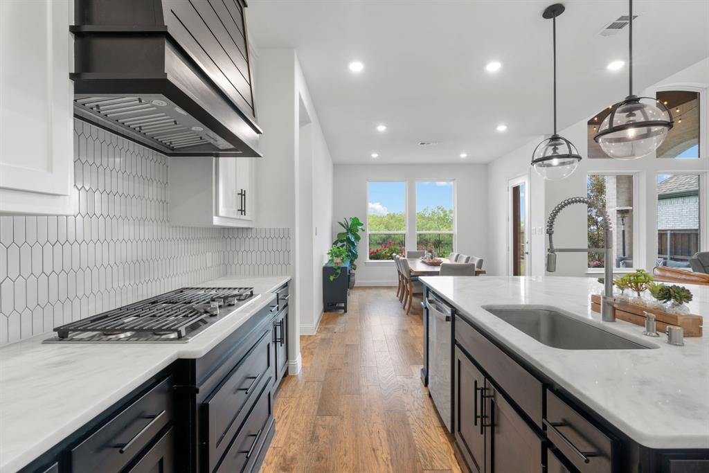 2405 Casia Landing Property Photo 12