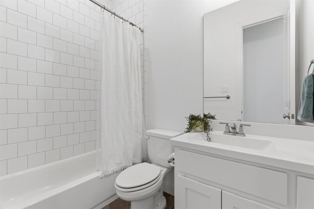 2405 Casia Landing Property Photo 19