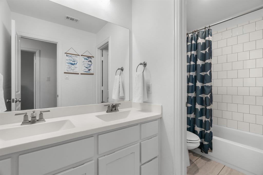 2405 Casia Landing Property Photo 27