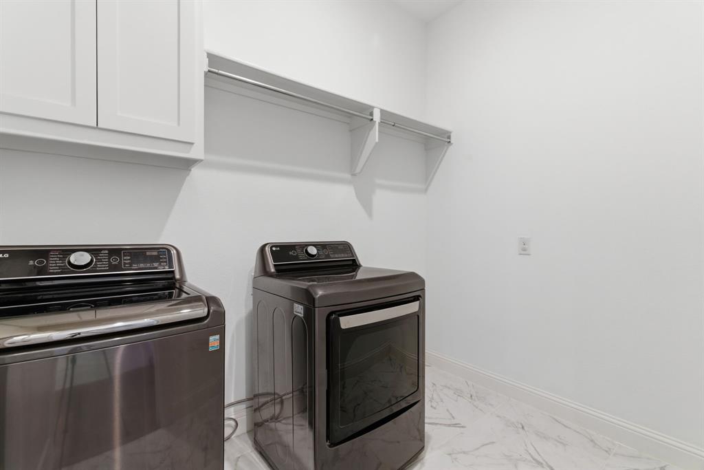 2405 Casia Landing Property Photo 30