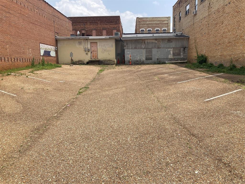 112 N Monroe Street Property Photo 8