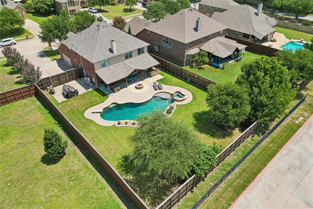 5732 Chateau Drive Property Photo 1
