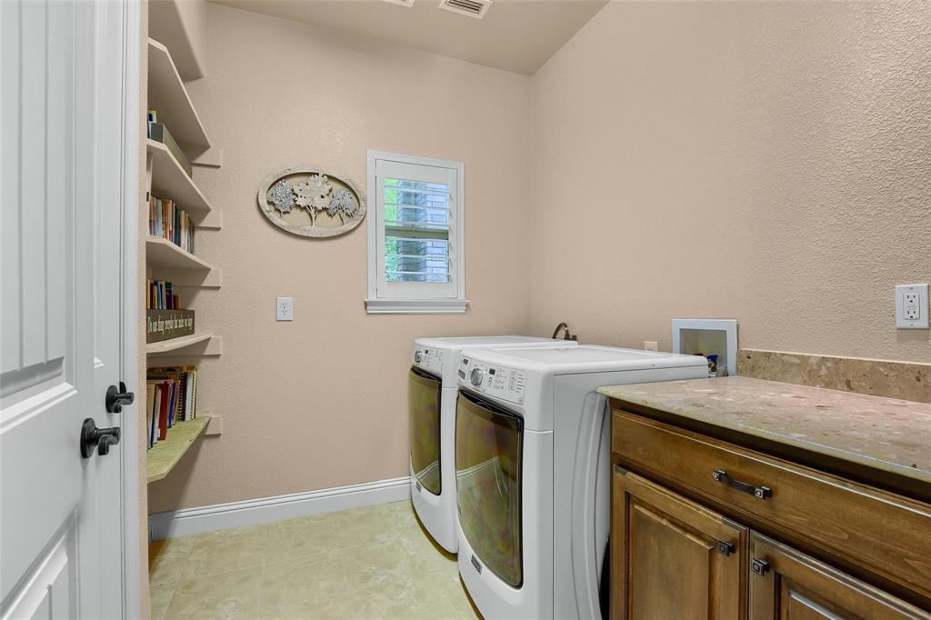 360 Dublin Circle Property Photo 14