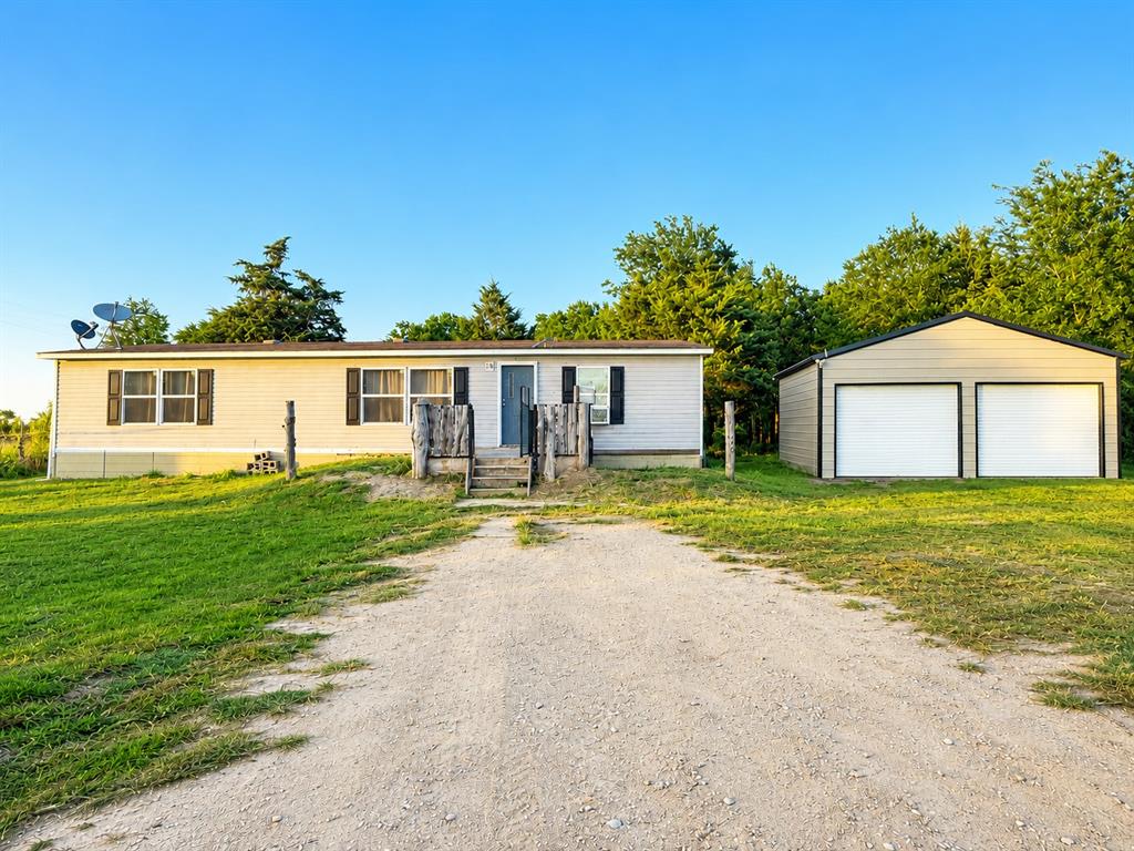 8883 County Road 2075 Property Photo 4