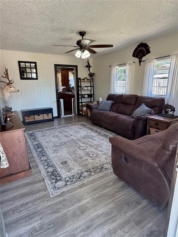 607 Fannin Street Property Photo 4