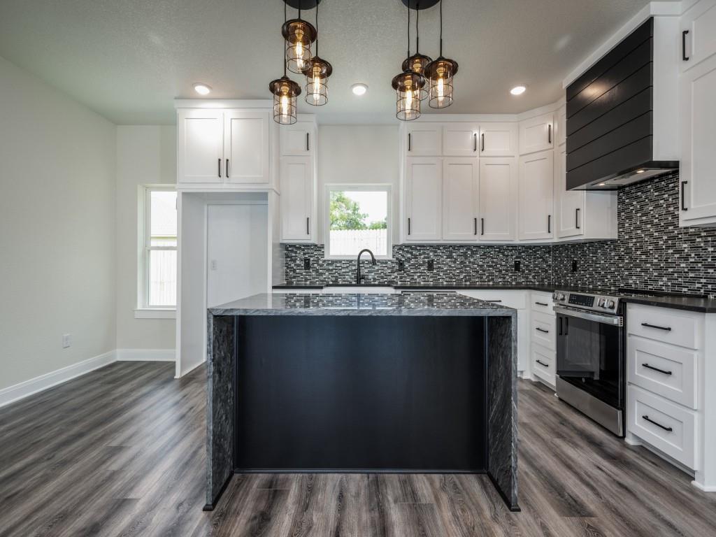204 W Collins Property Photo 12