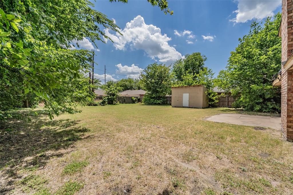 418 Longworth Boulevard Property Photo 3