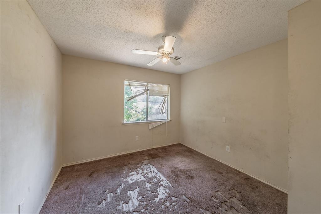 418 Longworth Boulevard Property Photo 11
